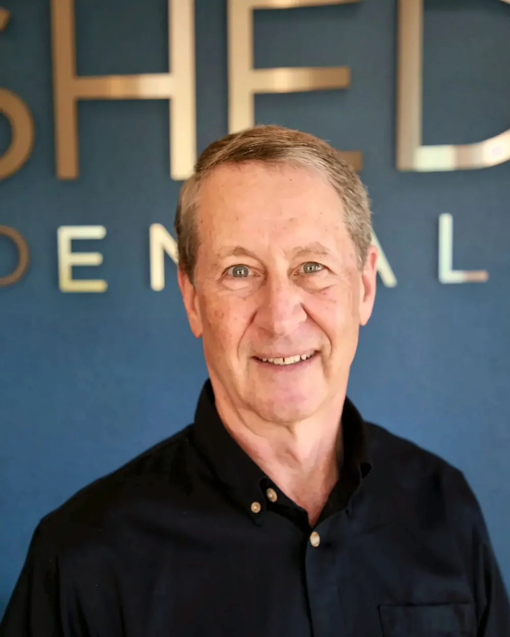 Dr. Glen Petta, DDS, dentista general en Polished Family Dental en Fort Worth
